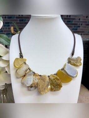 Stunning natural Agate artisan necklace